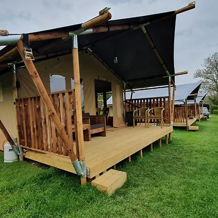 De Rozenhof - Glamping Tent 4 Pers Kamp alanı